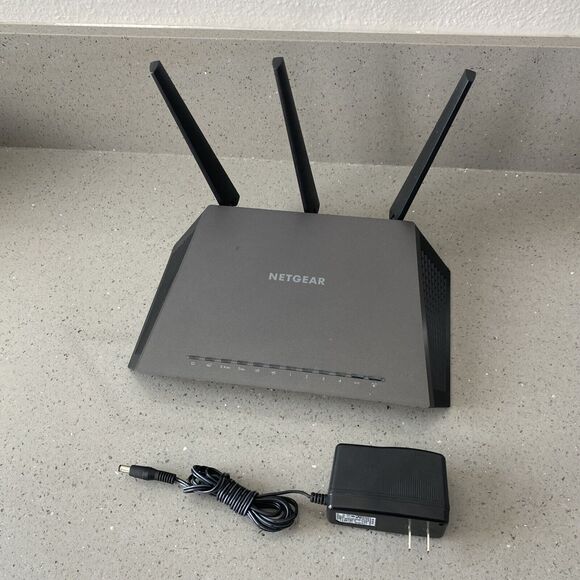 NETGEAR Nighthawk AC2300 R7000P Smart WiFi Router Tested - Picture 1 of 10